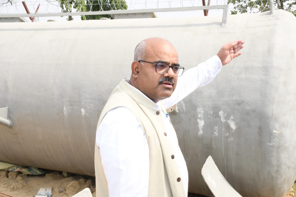 देवरिया राष्ट्रीय कृमि मुक्ति दिवस के सफल क्रियान्वयन हेतु डीएम ने की बैठक