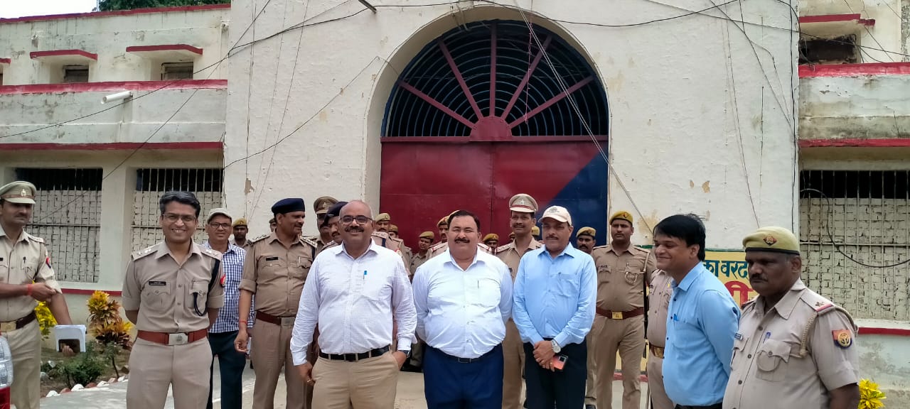 देवरिया जिलाधिकारी एवं पुलिस अधीक्षक ने किया जिला कारागार का निरीक्षण deoria news