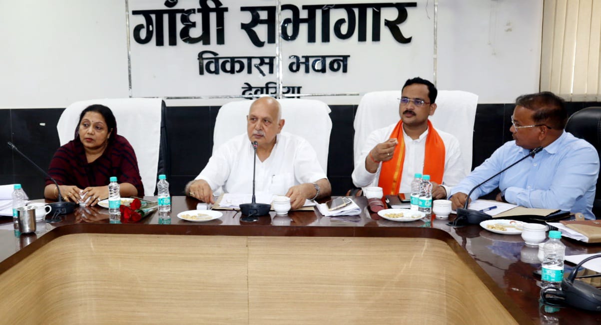 देवरिया कृषि मंत्री ने की हर घर तिरंगा अभियान की गहन समीक्षा, दिए आवश्यक निर्देश deoria news