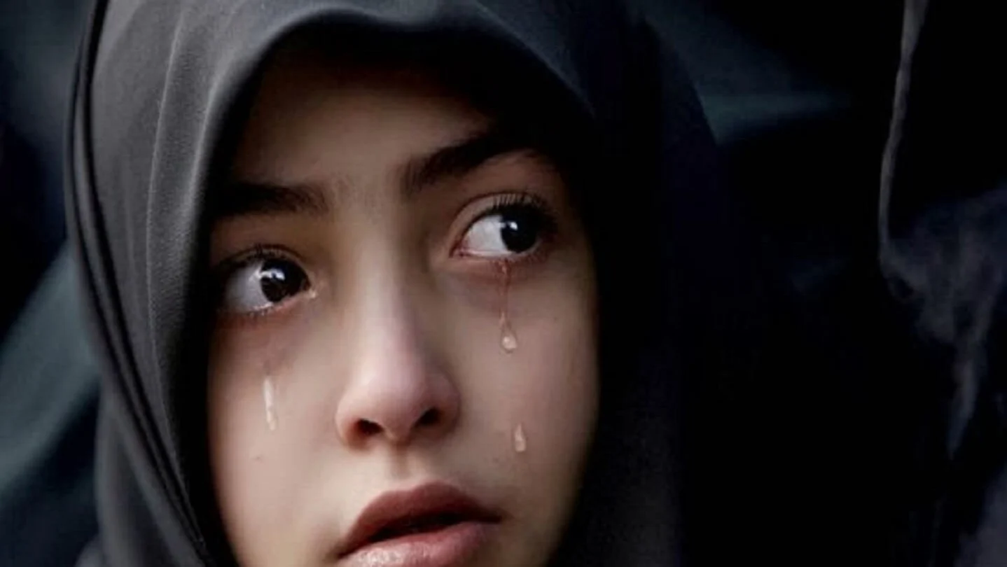 मुस्लिम समाज में क्यों होती है लड़कियों की खतना । चॉकलेट के बहाने नाबालिक लड़की की हुई खतना