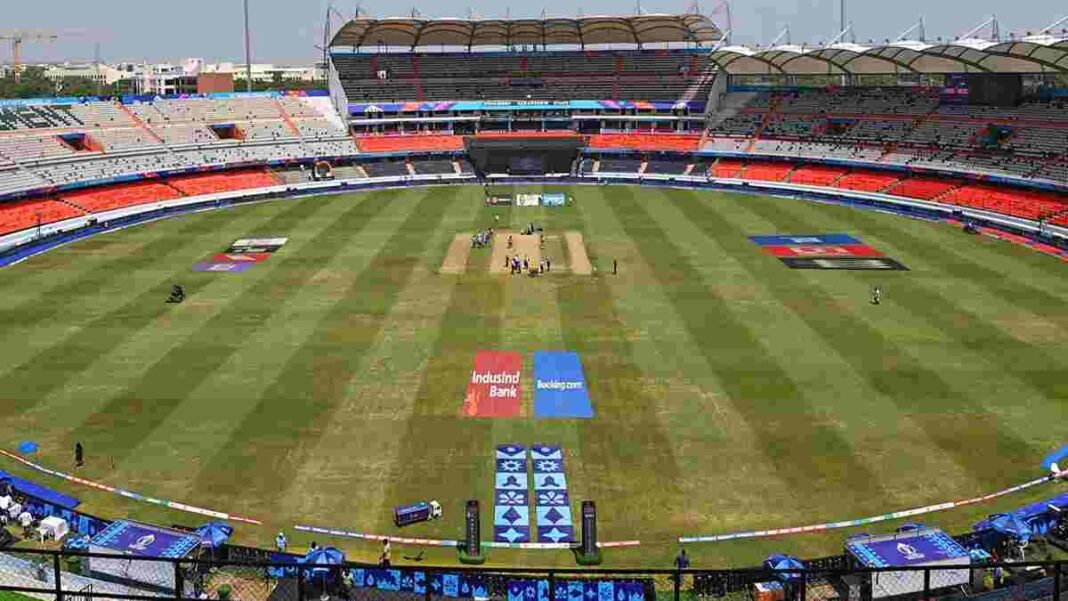 SRH vs MI: हैदराबाद की पिच पर आज के मैच में किसका होगा बोल बाला बल्लेबाजों का या गेंदबाजों का जाने पिच रिपोर्ट