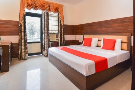 India hotel rule: भारत में होटल बुकिंग और ठहरने के नियम: जानिए किन गाइडलाइंस का पालन है अनिवार्य