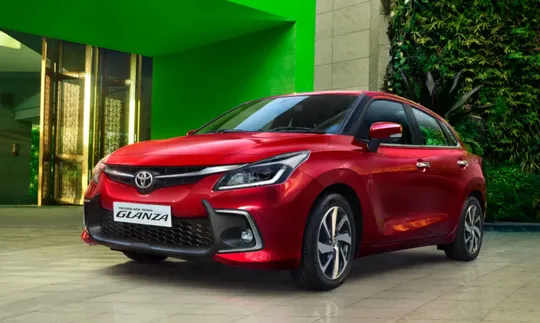 भारत की सबसे ज़्यादा माइलेज देने वाली CNG कारें, कम खर्च में लंबा सफर यहां देखें टॉप मॉडल्स